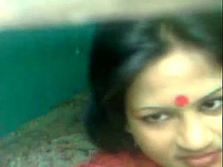Cornée bangla tante nue baisée par l'amant la nuit