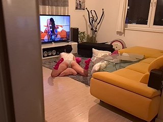 Scalding stepsister plugged up watching porn and got well supplied in will not hear of brashness