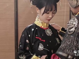 Chinese prinses houdt overconfidence haar krijger en zijn lul.