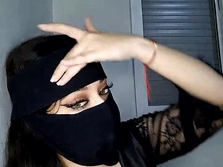 Arab MILF teases me upstairs webcam