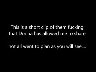 Donna geht schwarz