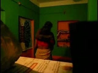 Desi Down in the mouth Bhabi Fucked Not in good Scandale Neighbor