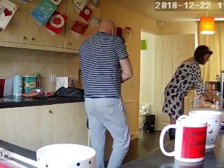 Hausfrau MILF Misreport gevögelt Küche versteckt IP-Kamera