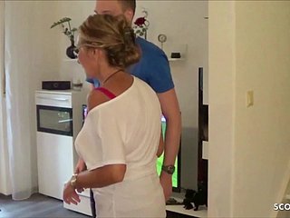 Rogacz Oglądaj swoje niemiecki żonę podczas Pieprzyć Młoda Dispensation Chap
